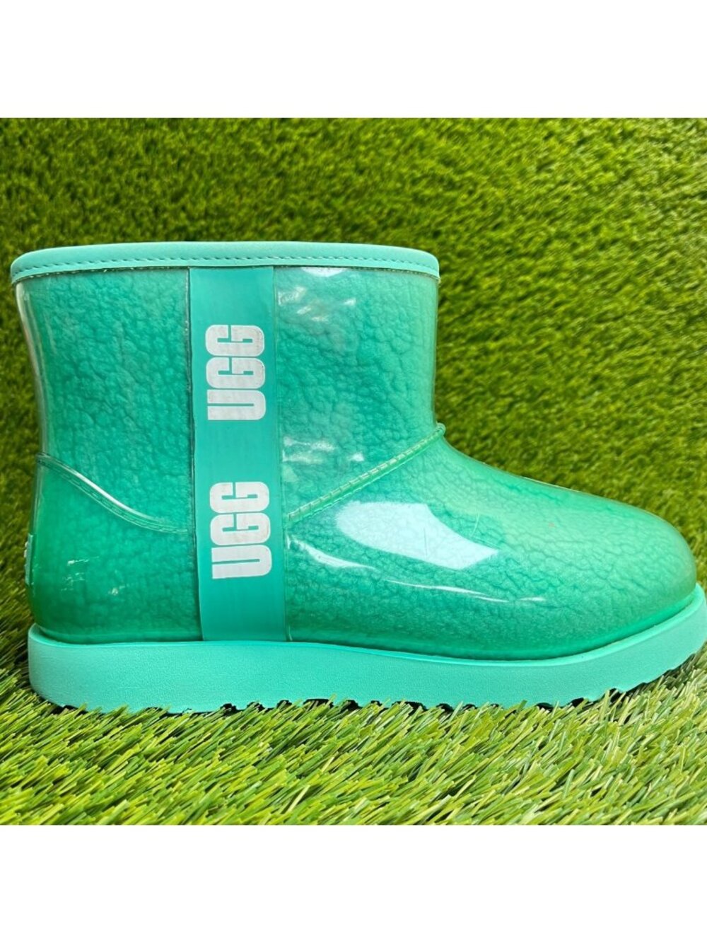 UGG Classic Clear Mini Girls Size 6Y Green White Waterproof Tide Pool Snow Boots